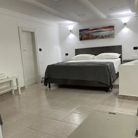 Sott O Pont 3* ナポリ